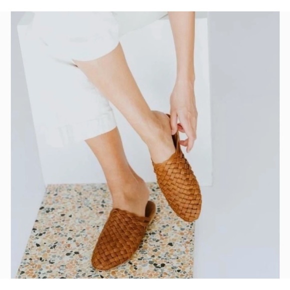 AGNI Brown Leather Bunto Woven Mules Size 37/7
